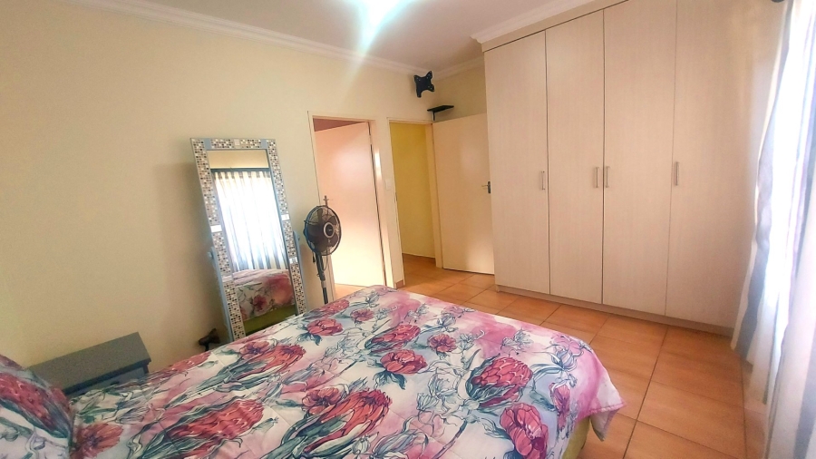 2 Bedroom Property for Sale in Gateway Manor North West